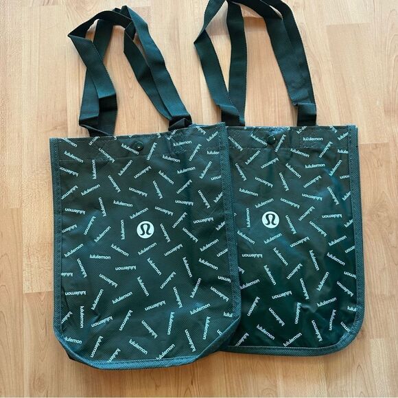 Bundle 2 Small Lululemon Reusable Shopping Gift Bag Totes Holiday Green - Picture 2 of 3